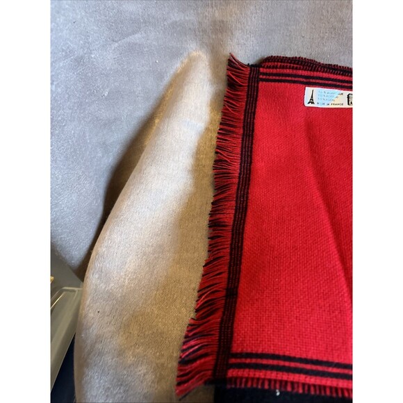 Beautiful Girard d.y PARIS Embroidered Red & Black Acrylic Scarf Made In France - Picture 6 of 11